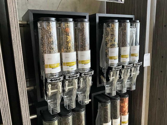 Showroom - winkel presentatie meubel (3x) - afbeelding 3 van  13