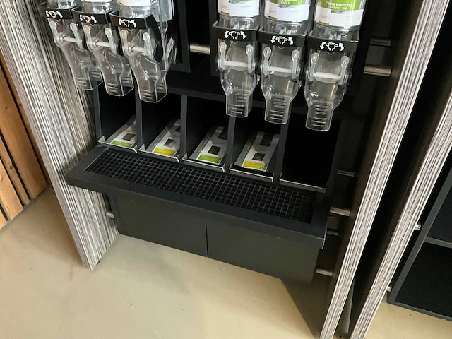 Showroom - winkel presentatie meubel (3x) - afbeelding 10 van  13