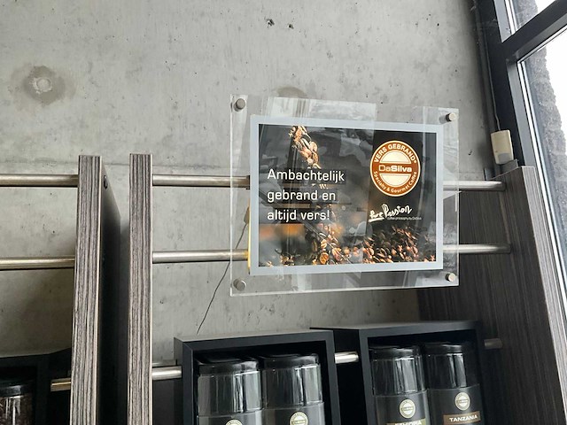 Showroom - winkel presentatie meubel (3x) - afbeelding 3 van  16