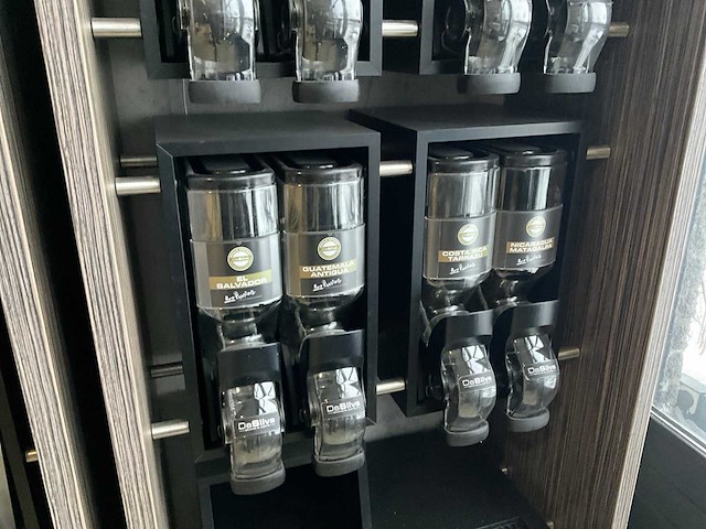 Showroom - winkel presentatie meubel (3x) - afbeelding 5 van  16