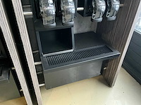 Showroom - winkel presentatie meubel (3x) - afbeelding 6 van  16