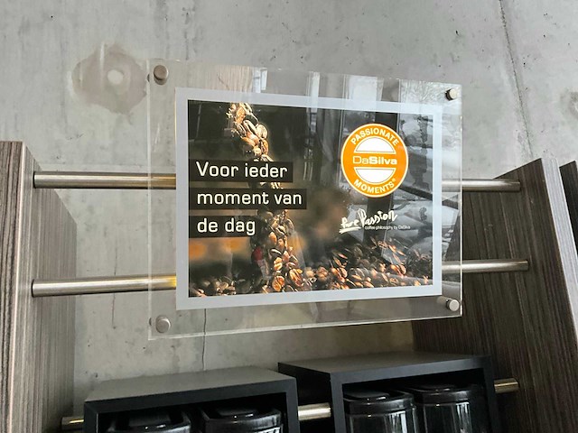 Showroom - winkel presentatie meubel (3x) - afbeelding 10 van  16