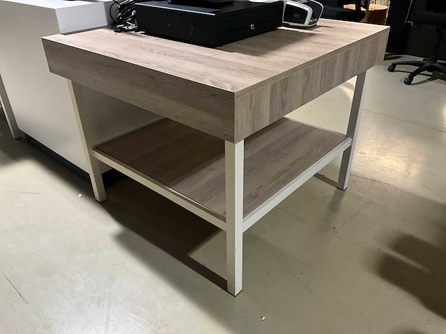 Showroom - winkel presentatie tafel (4x) - afbeelding 1 van  8