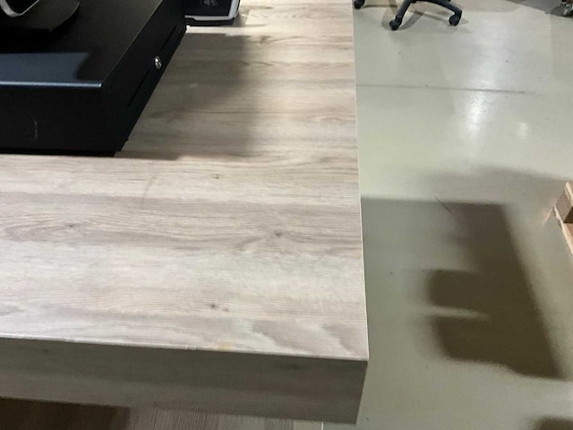 Showroom - winkel presentatie tafel (4x) - afbeelding 2 van  8