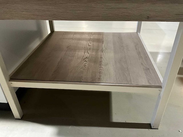 Showroom - winkel presentatie tafel (4x) - afbeelding 3 van  8