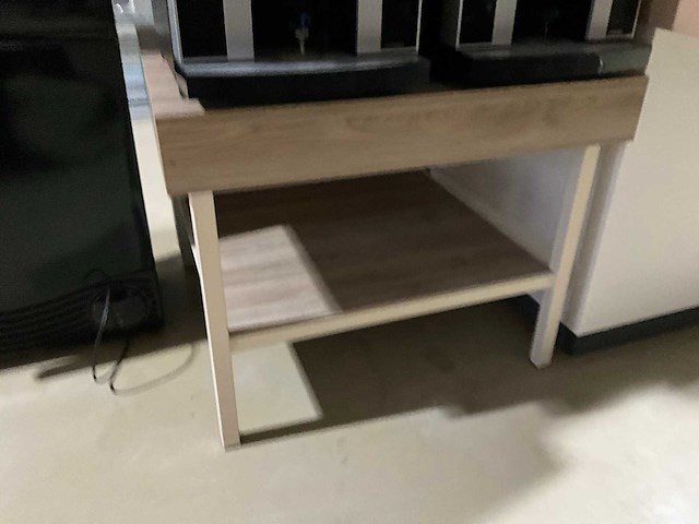 Showroom - winkel presentatie tafel (4x) - afbeelding 7 van  8