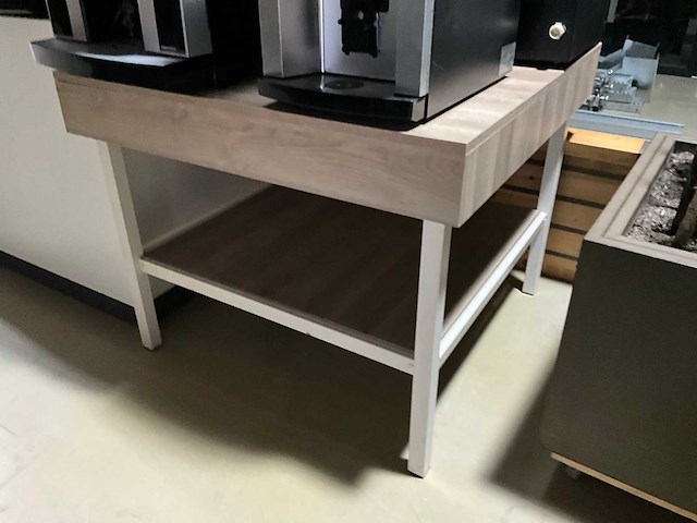 Showroom - winkel presentatie tafel (4x) - afbeelding 8 van  8