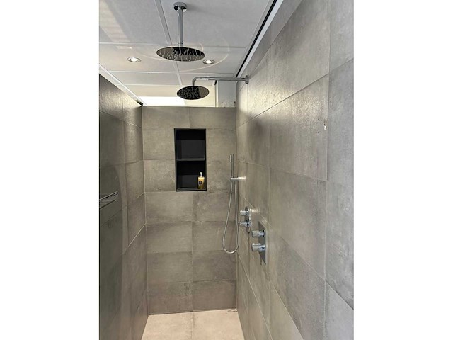 Showroom badkamerset - afbeelding 6 van  7