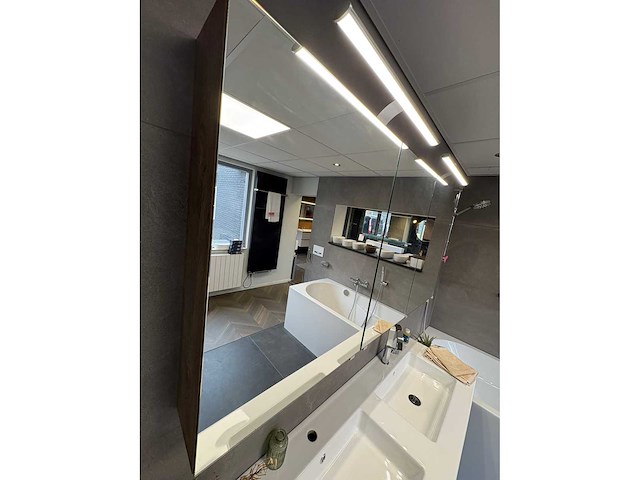 Showroom badkamerset - afbeelding 9 van  12