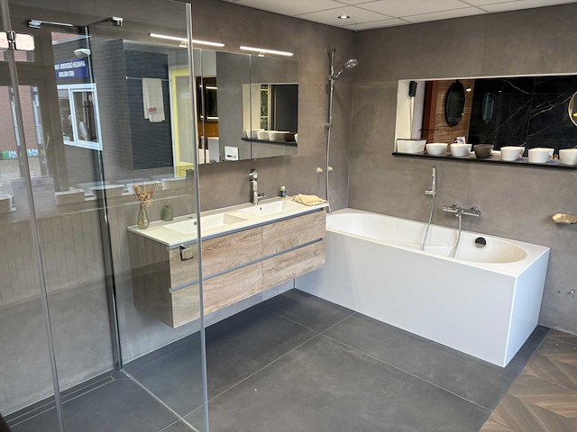 Showroom badkamerset - afbeelding 11 van  12