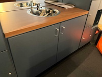 Showroom keukenblok - afbeelding 1 van  2