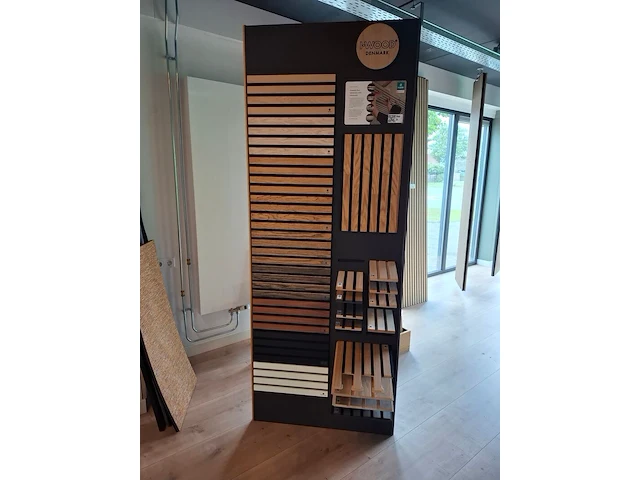 Showroomdisplay met diverse panelen - afbeelding 1 van  9