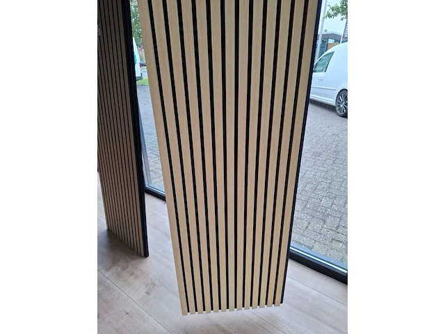 Showroomdisplay met diverse panelen - afbeelding 8 van  9