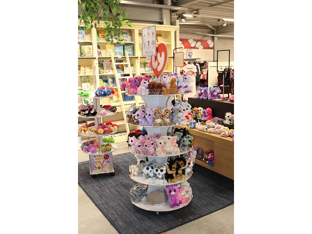 Showroomdisplay met ty knuffels in grote diversiteit, ruim 150 stuks. incl. showmeubel. - afbeelding 2 van  3