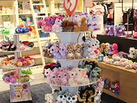 Showroomdisplay met ty knuffels in grote diversiteit, ruim 150 stuks. incl. showmeubel. - afbeelding 2 van  3