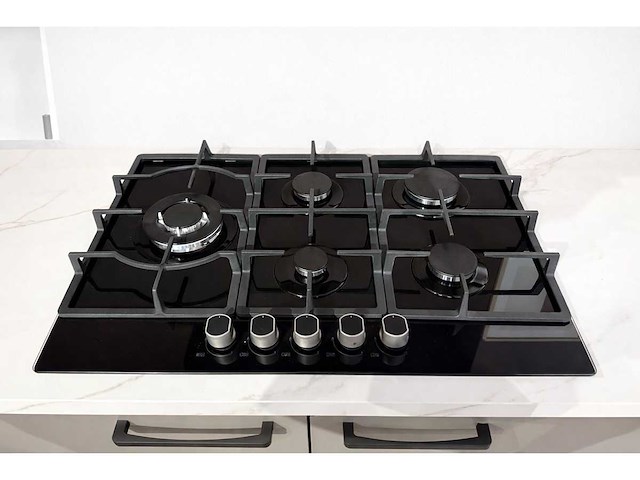 Showroomkeuken met apparatuur - afbeelding 7 van  29