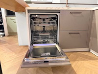 Showroomkeuken met apparatuur - afbeelding 25 van  29