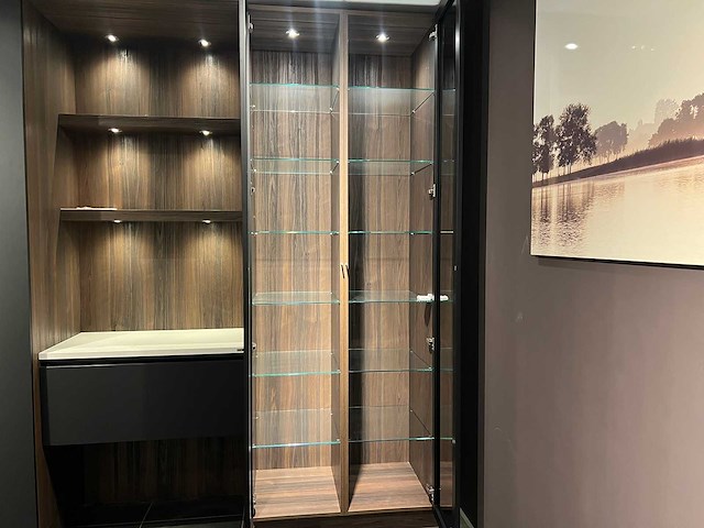 Showroomkeuken met apparatuur - afbeelding 2 van  2