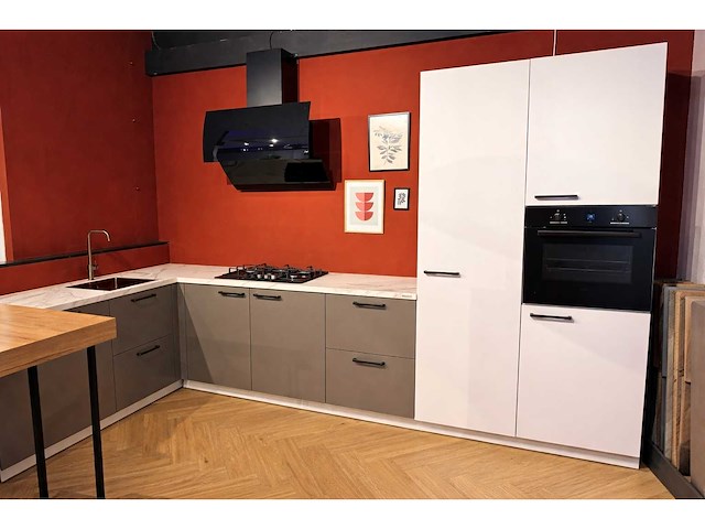 Showroomkeuken met apparatuur - afbeelding 29 van  29