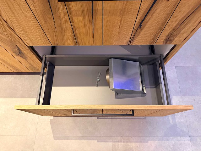 Showroomkeuken met apparatuur - afbeelding 19 van  22