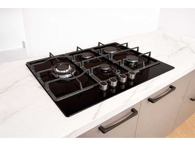 Showroomkeuken met apparatuur - afbeelding 5 van  20