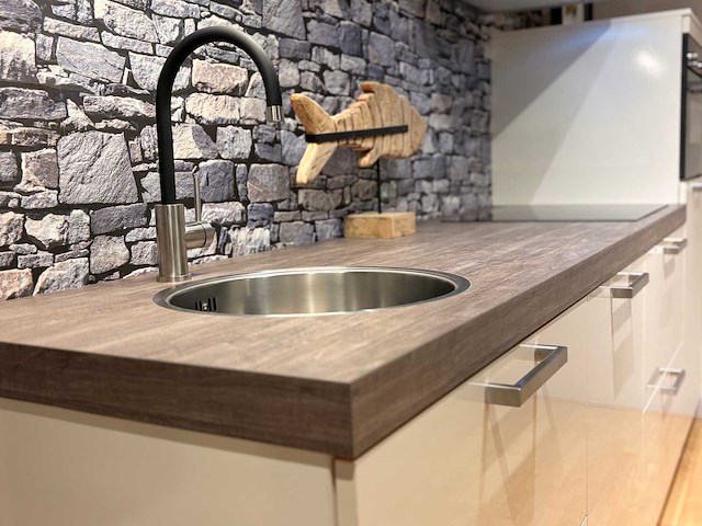 Showroomkeuken met apparatuur - afbeelding 6 van  20