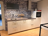 Showroomkeuken met apparatuur - afbeelding 1 van  20