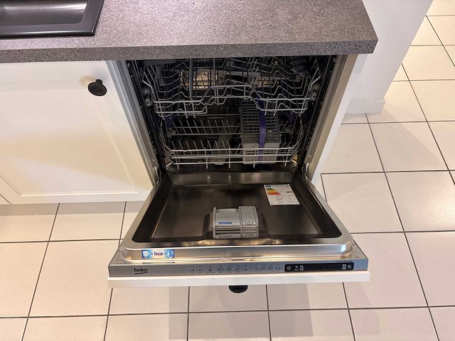 Showroomkeuken met beko/novy apparatuur - afbeelding 15 van  23