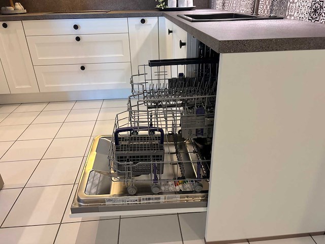 Showroomkeuken met beko/novy apparatuur - afbeelding 16 van  23