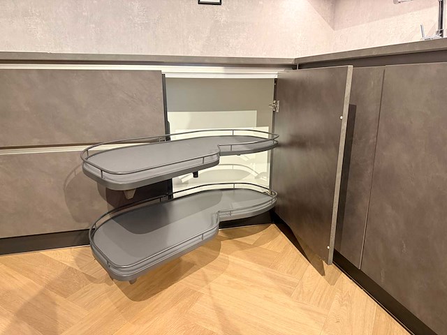 Showroomkeuken met pelgrim apparatuur - afbeelding 7 van  28