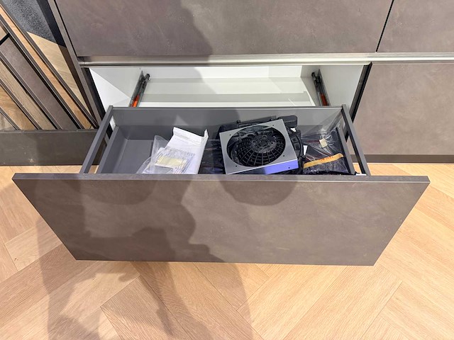 Showroomkeuken met pelgrim apparatuur - afbeelding 24 van  28