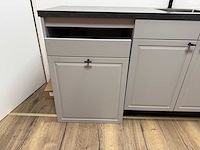 Showroomkeuken met pelgrim apparatuur - afbeelding 3 van  30