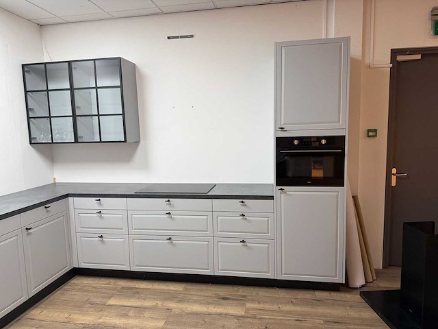 Showroomkeuken met pelgrim apparatuur - afbeelding 5 van  30