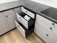 Showroomkeuken met pelgrim apparatuur - afbeelding 2 van  30