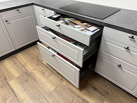 Showroomkeuken met pelgrim apparatuur - afbeelding 3 van  30