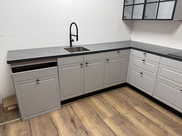 Showroomkeuken met pelgrim apparatuur - afbeelding 12 van  30