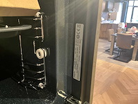 Showroomkeuken met pelgrim apparatuur - afbeelding 2 van  28