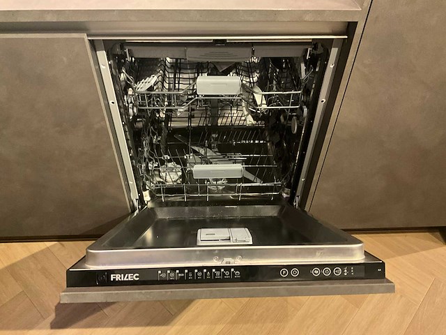 Showroomkeuken met pelgrim apparatuur - afbeelding 7 van  28