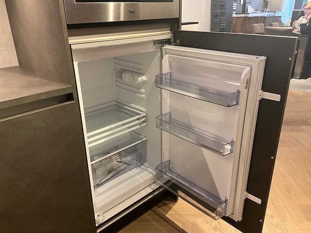 Showroomkeuken met pelgrim apparatuur - afbeelding 8 van  28