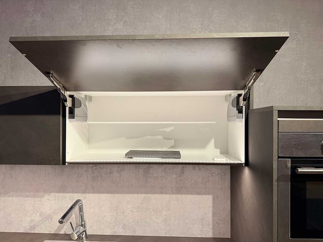 Showroomkeuken met pelgrim apparatuur - afbeelding 14 van  22