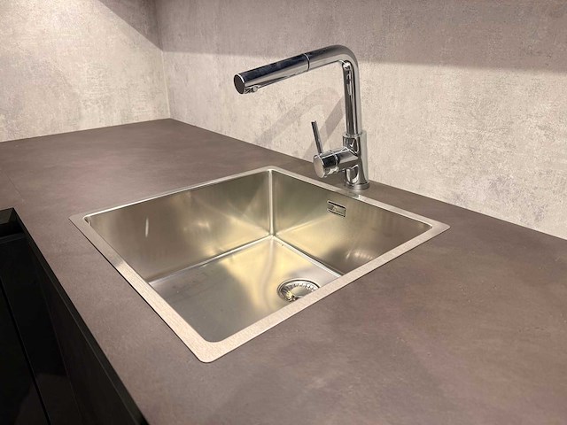 Showroomkeuken met pelgrim apparatuur - afbeelding 17 van  22