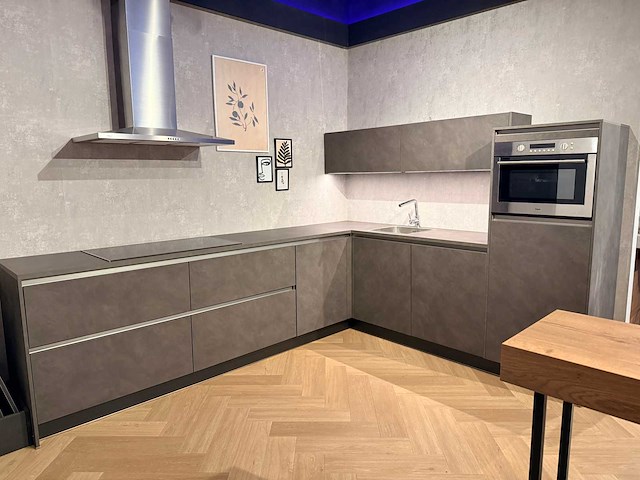 Showroomkeuken met pelgrim apparatuur - afbeelding 23 van  28