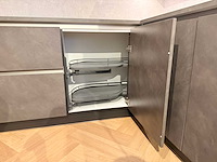 Showroomkeuken met pelgrim apparatuur - afbeelding 2 van  6