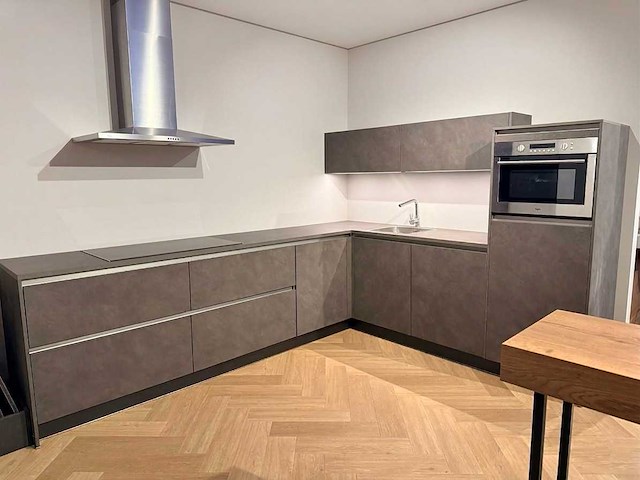 Showroomkeuken met pelgrim apparatuur - afbeelding 3 van  6