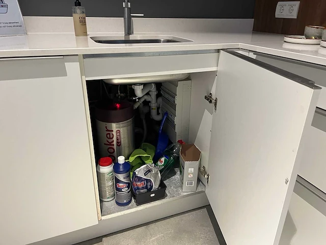 Showroomkeuken met siemens apparatuur - afbeelding 21 van  21