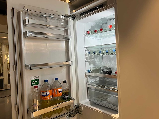 Showroomkeuken met siemens apparatuur - afbeelding 7 van  15