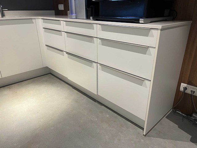 Showroomkeuken met siemens apparatuur - afbeelding 10 van  15