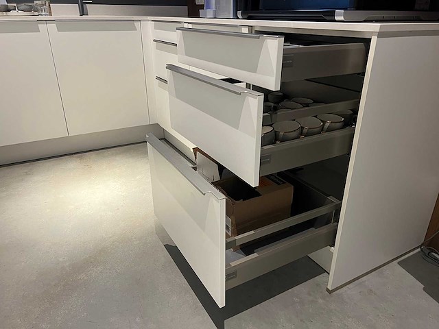 Showroomkeuken met siemens apparatuur - afbeelding 12 van  15