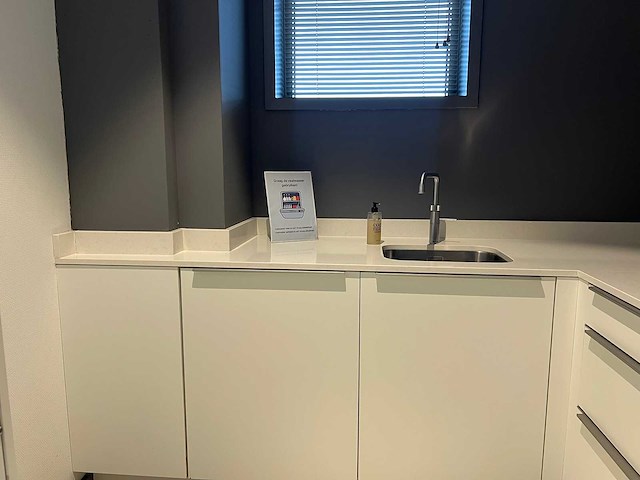 Showroomkeuken met siemens apparatuur - afbeelding 14 van  15