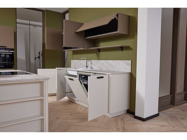 Showroomkeuken schüller collectie 2026 - afbeelding 4 van  23